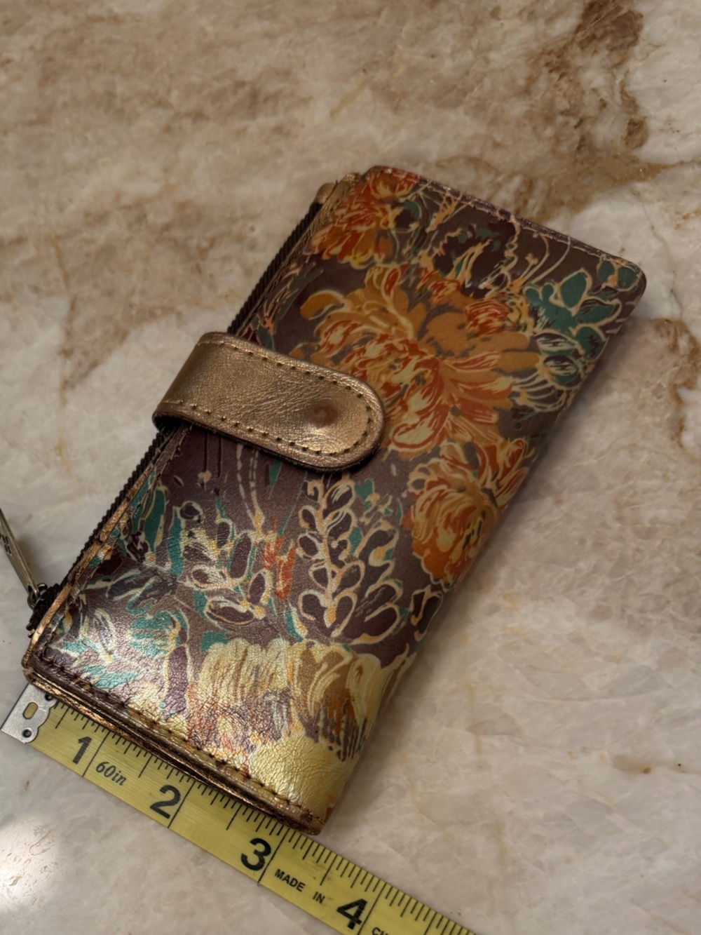 Patricia Nash slim metallic bifold
Wallet - Picture 3 of 10